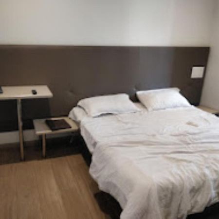 Hotel Sai Saya,Насик Экстерьер фото