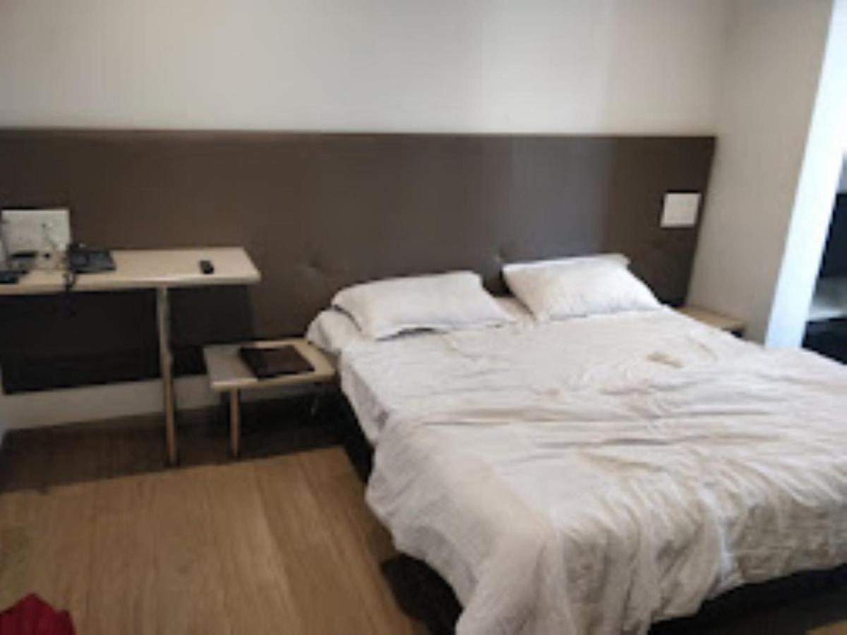 Hotel Sai Saya,Насик Экстерьер фото