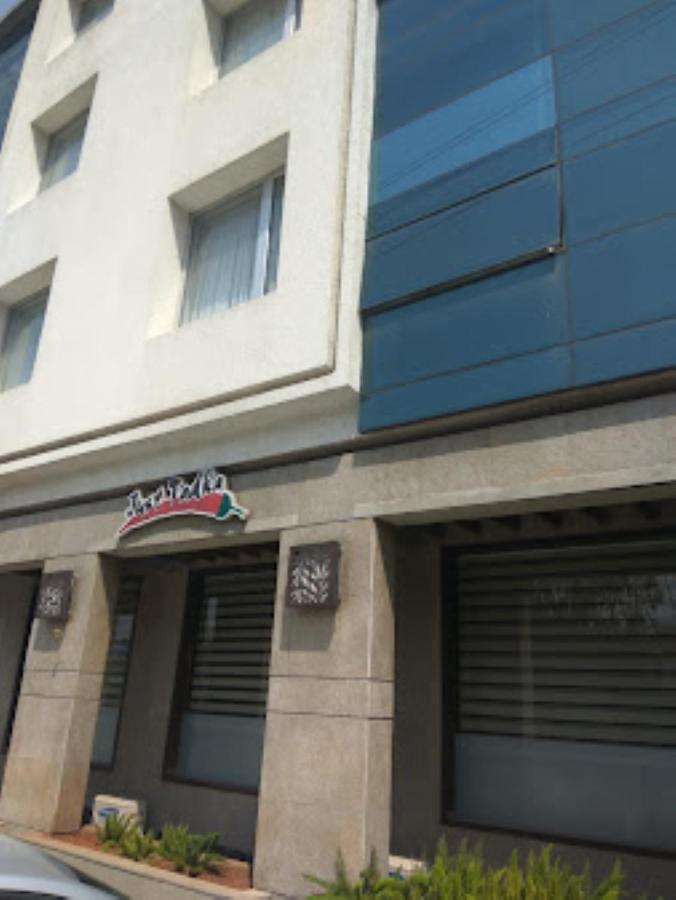 Hotel Sai Saya,Насик Экстерьер фото