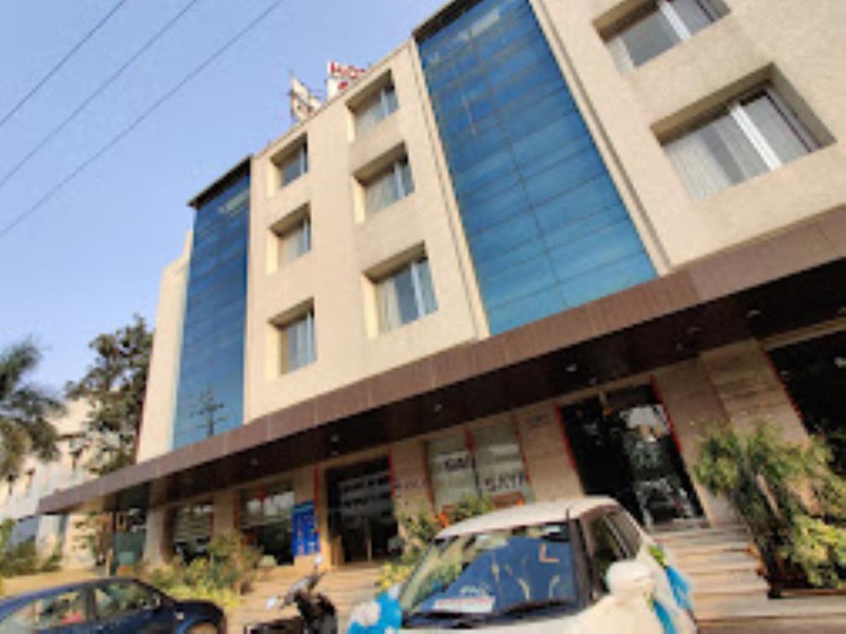 Hotel Sai Saya,Насик Экстерьер фото