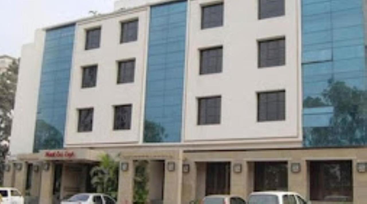 Hotel Sai Saya,Насик Экстерьер фото